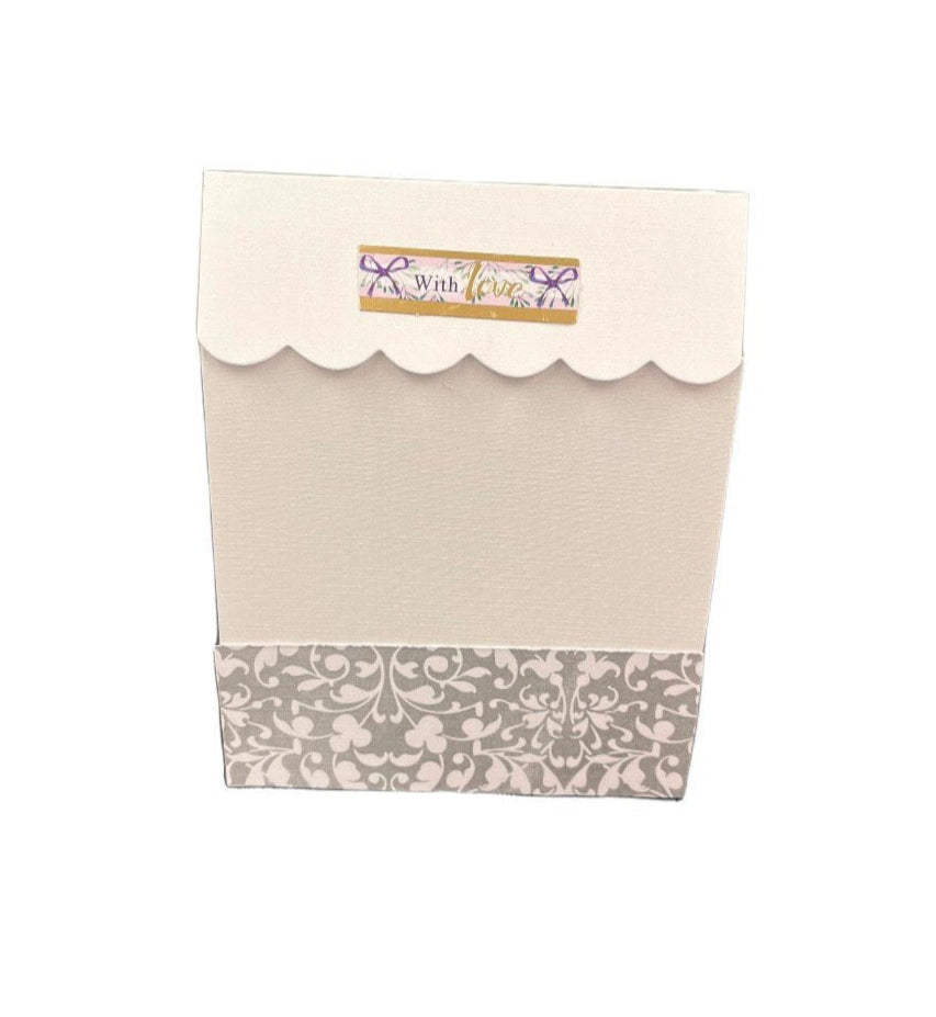 greeting-cards-with-love-for-her-hamper-delight-gift-hampers