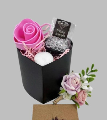 Anniversary-gift-hamper-for-her-bling-love-heart-lazy-gift-hampers