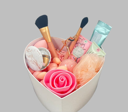 Anniversary-Gift-Hamper-pamper-heart-lazy-gift-hampers