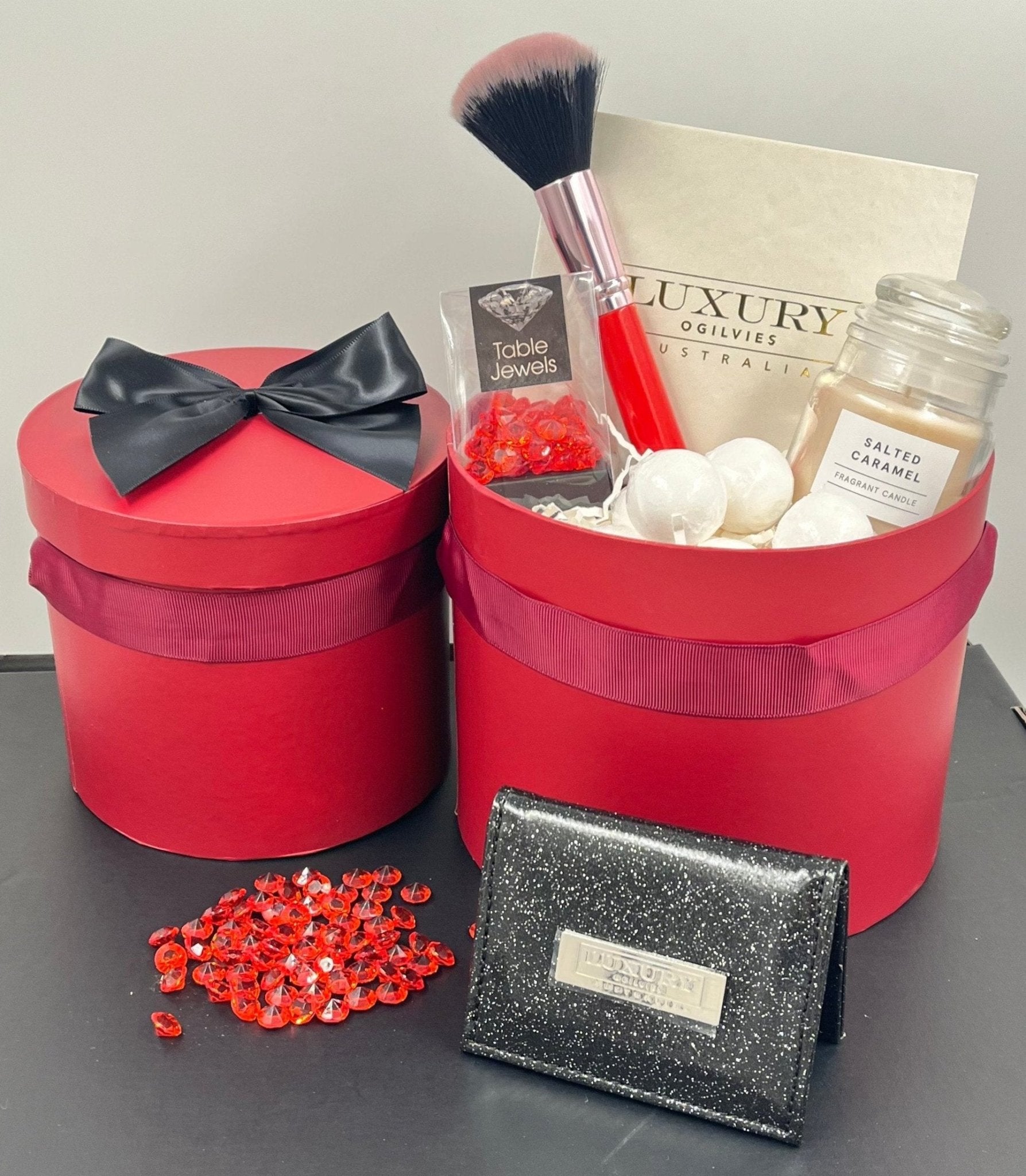 Luxury-gift-hamper-for-her-red-thoughtful-gift-lazy-gift-hampers