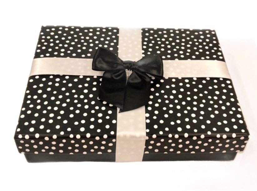 gift-hamper-for-her-Spotty-gift-lazy-gift-hampers-box