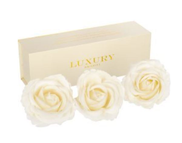 hamper-delight-gift-hampers-custom-gifts-luxury-rose-petals
