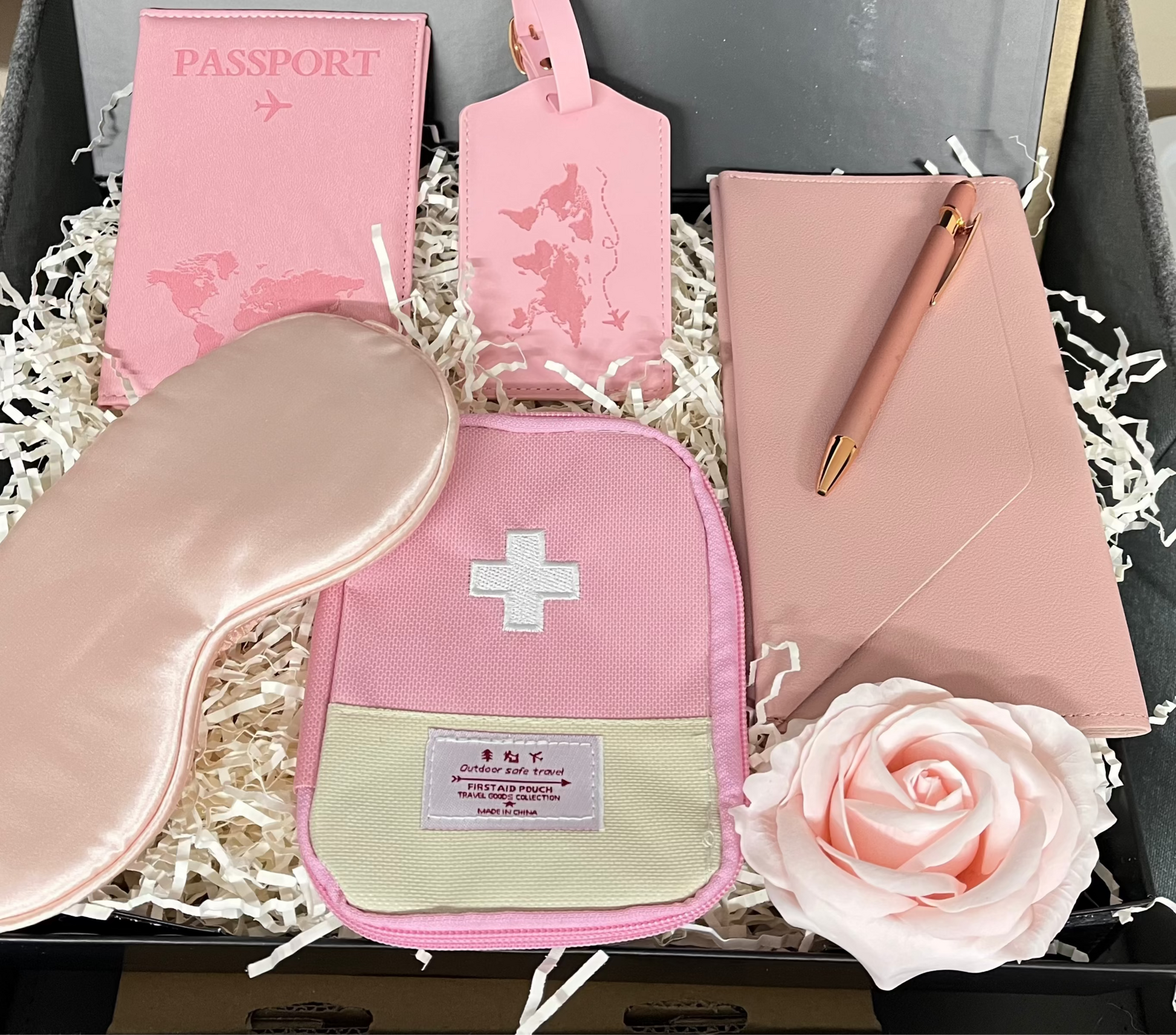 hamper-delight-gift-hampers-travel-present-gift-travel-ready-box