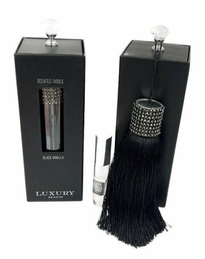 luxury-gift-hamper-black-cooler-lazy-gift-hampers-tassel