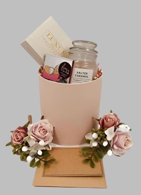 luxury-gift-hamper-for-her
hamper-delight-gift-hampers-gift-present-luxe-me-gift