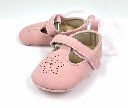 newborn-gift-hamper-baby-delight-lazy-gift-hampers-shoes