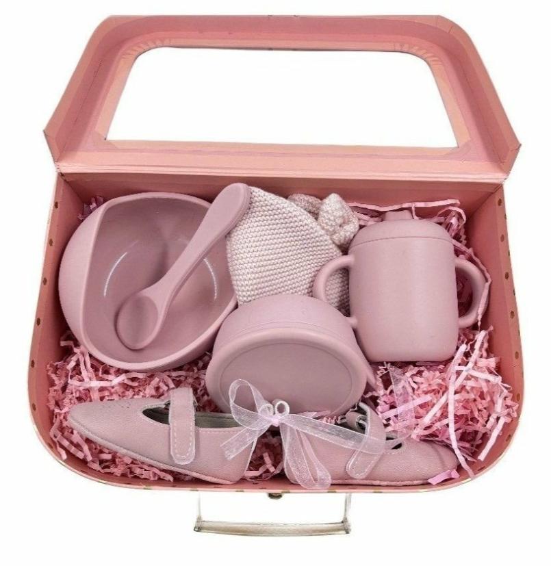 newborn-baby-girl-delight-lazy-gift-hampers-case-open