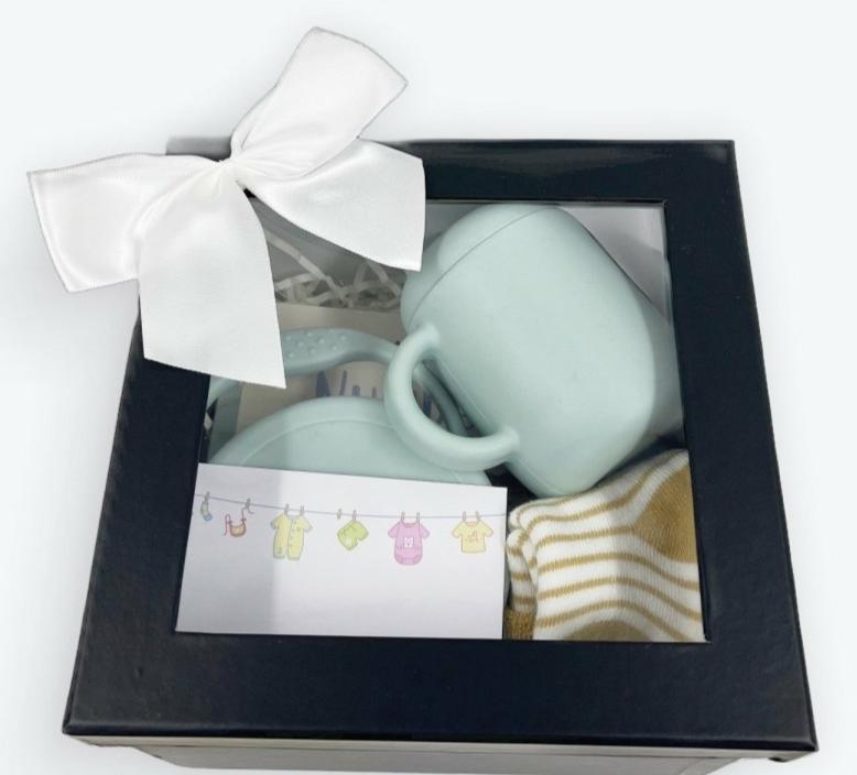 hampers-lazy-gift-hampers-i-present-a-new-baby-boy-box