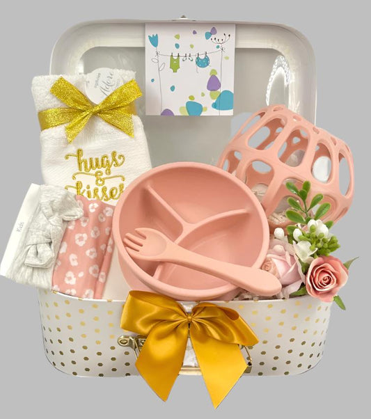 Newborn-Gift-Hamper-New-Love-lazy-gift-hampers-baby-hamper