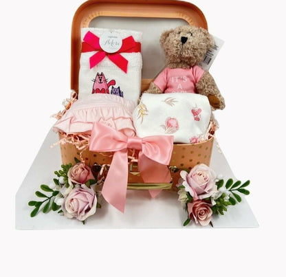 newborn-gift-hamper-lazy-gift-hamper-teddy-baby-girl-gift