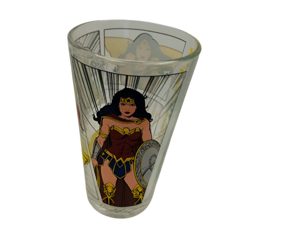 wonder-woman-gift-hamper-glass-hamper-delight-gift-hampers